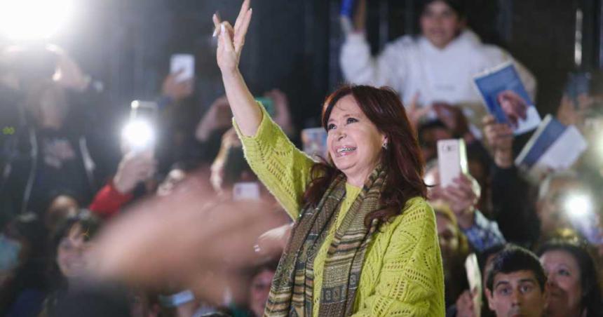 Cristina Kirchner pidioacute la detencioacuten de tres integrantes de Revolucioacuten Federal por el atentado