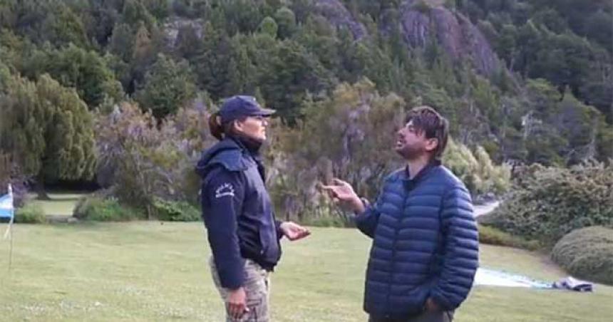 Tras increpar a trabajadores del lugar Juan Grabois levantoacute el acampe en la estancia de Joe Lewis
