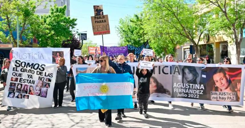 La mamaacute de Agustina afirma que Parra actuoacute con coacutemplices  