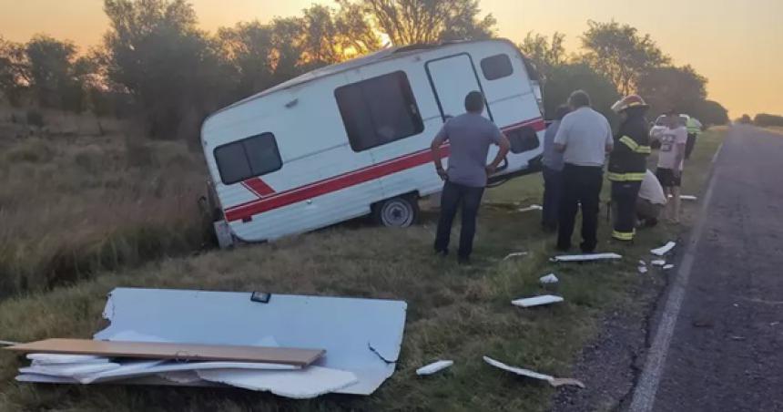 Compraron una casilla y la volcaron en la ruta provincial 2