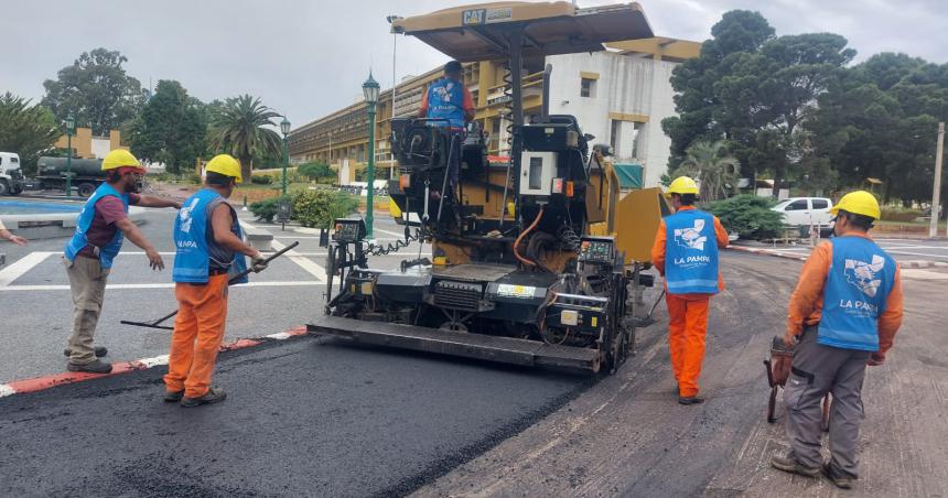 Cortan varias calles por trabajos de asfaltado en Santa Rosa