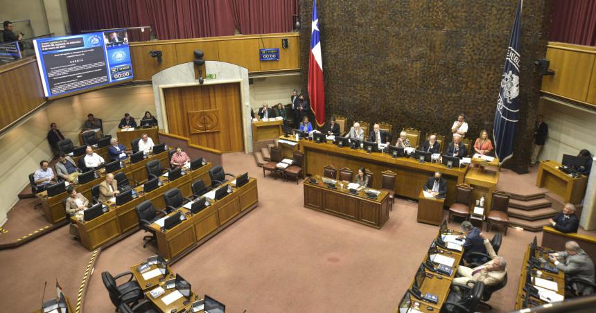El Senado chileno aproboacute reforma para habilitar un nuevo proceso constituyente
