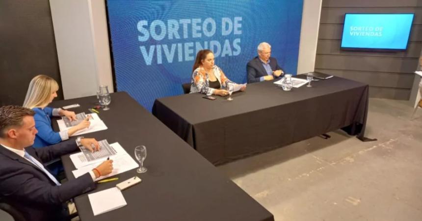 Sortearon otras 33 viviendas del IPAV- la lista de beneficiarios