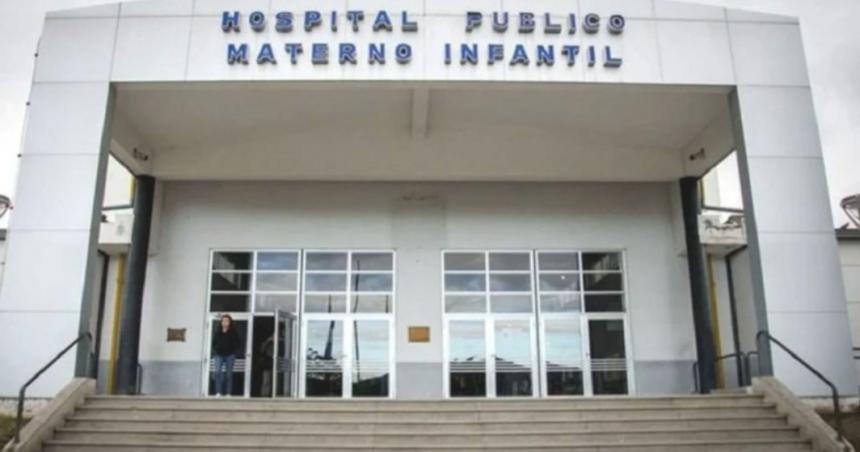 Se les cayoacute su bebeacute mientras circulaban en moto y lo abandonaron con graves lesiones