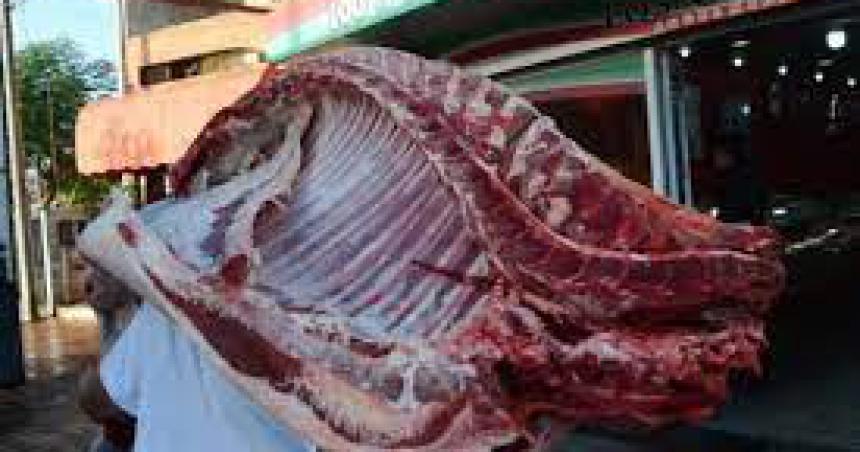 El Gobierno mantendraacute la venta de carne a traveacutes de la media res