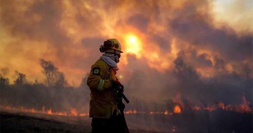 Extendieron por un antildeo la emergencia por incendios forestales