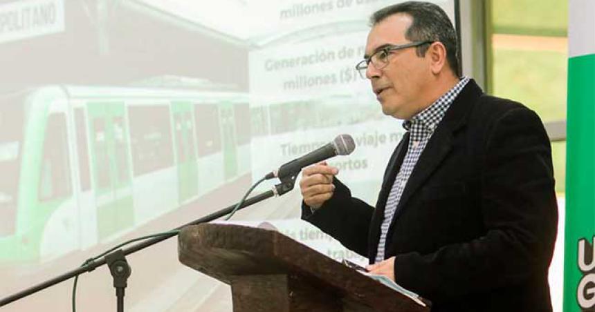 Intimaron al vicegobernador de Santa Cruz para que reemplace a Camacho