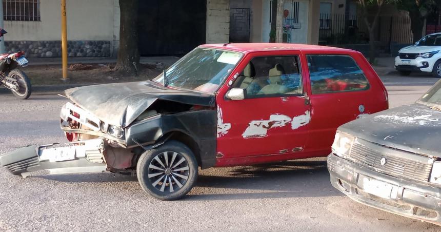 Pico- un automovilista chocoacute y escapoacute herido
