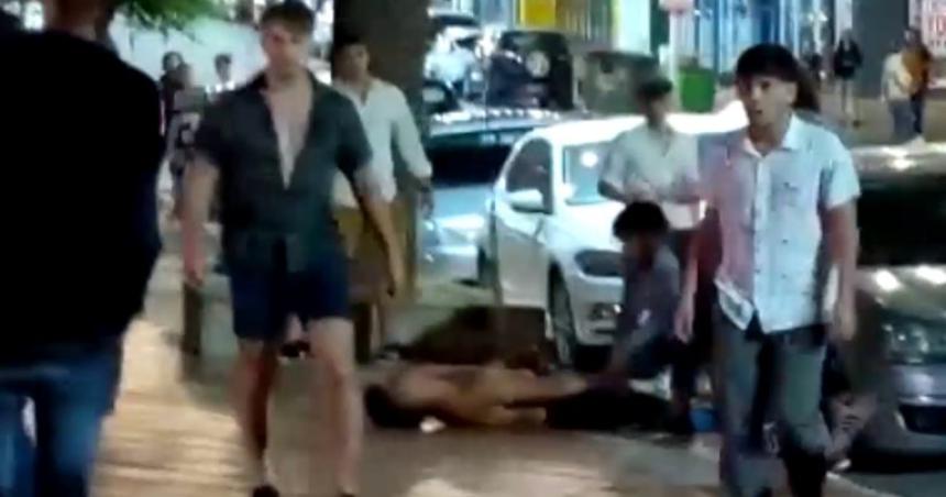 Especialistas en anaacutelisis facial identificaron a siete de los rugbiers pegaacutendole a Fernando en el piso