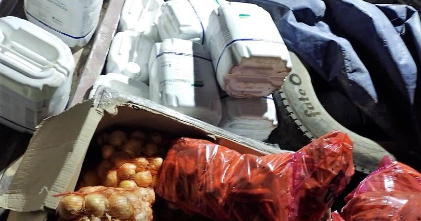 Frenaron en 25 de Mayo un camioacuten con alimentos peligrosos para la salud