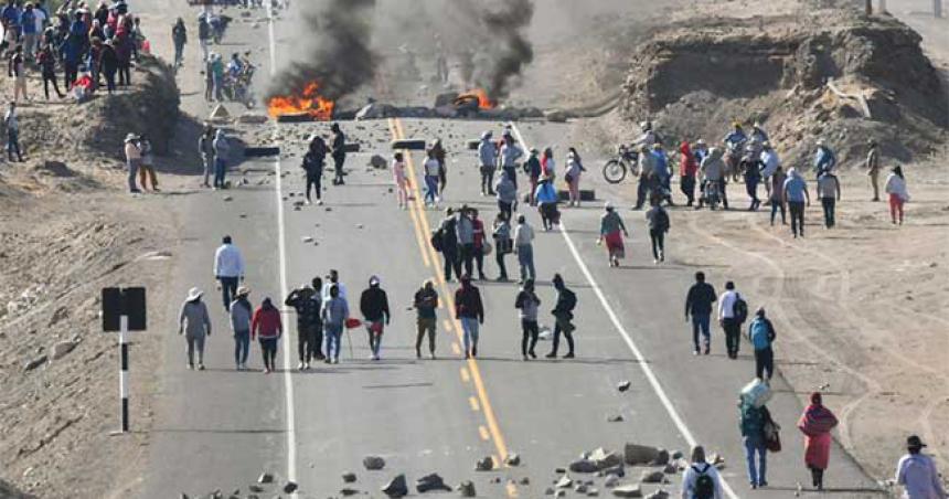 Maacutes de 80 bloqueos en Peruacute en protesta contra el Gobierno