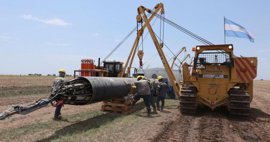 Gasoducto- la primera soldadura automaacutetica de cantildeos en Doblas