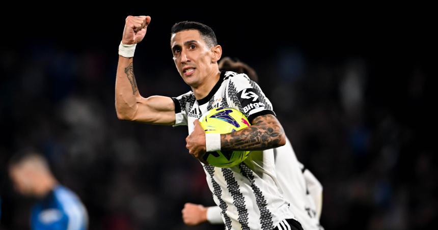 Di Mariacutea hizo un gol pero la Juventus fue goleada por Naacutepoli