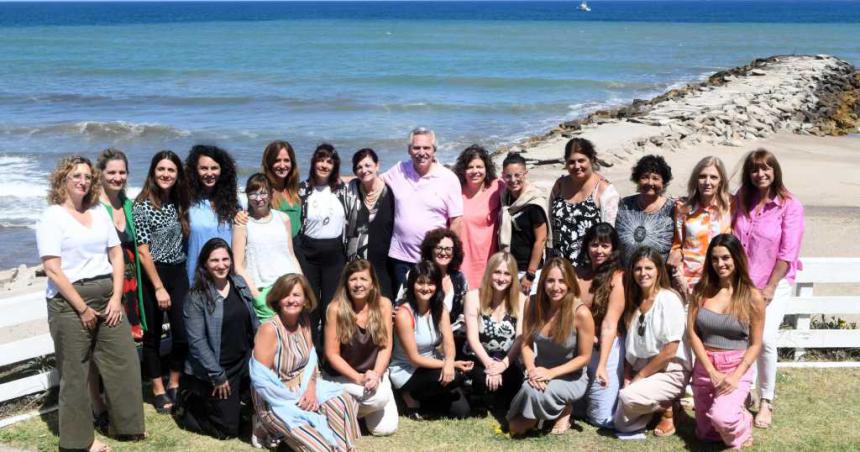 El Presidente encabezoacute en Chapadmalal una cumbre con mujeres de su gabinete
