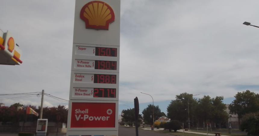 Combustibles- Shell aumentoacute un 4-en-porciento- las naftas y el gasoil