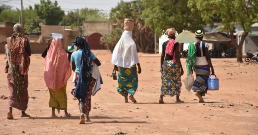 Guerrilleros yihadistas secuestraron medio centenar de mujeres en Burkina Faso