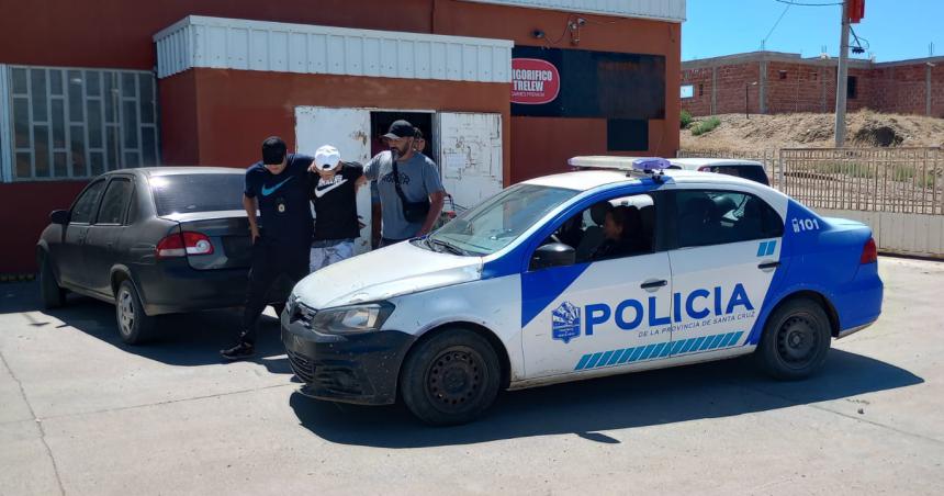Trasladan al detenido por el violento asalto en Villa Amalia