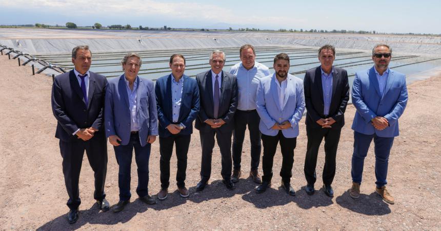 Alberto Fernaacutendez en Mendoza sin Suaacuterez ni el FdT