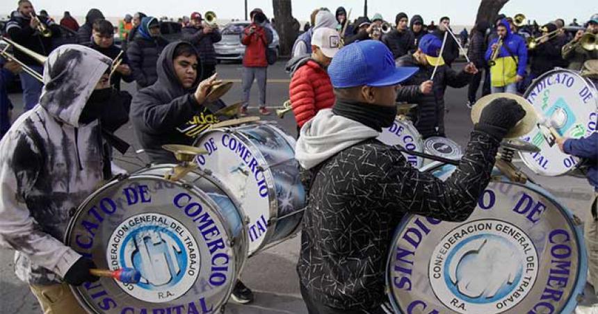 Comercio cerroacute una paritaria del 101-en-porciento- y un salario baacutesico de 182700 pesos