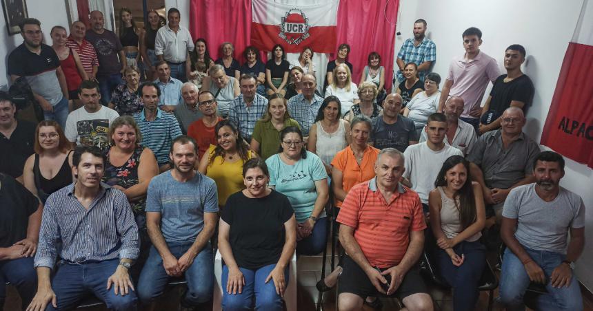 Berhongaray en campantildea suma apoyo en localidades del interior
