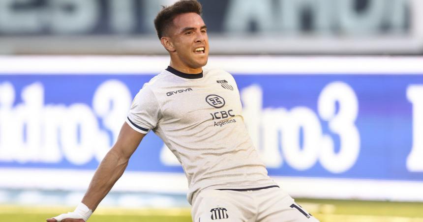 Enzo Diacuteaz firmoacute con River
