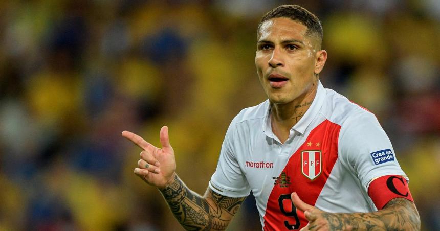 Racing cerroacute con Paolo Guerrero