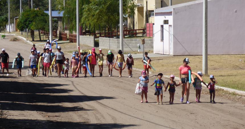Recorren las colonias de vacaciones del oeste provincial