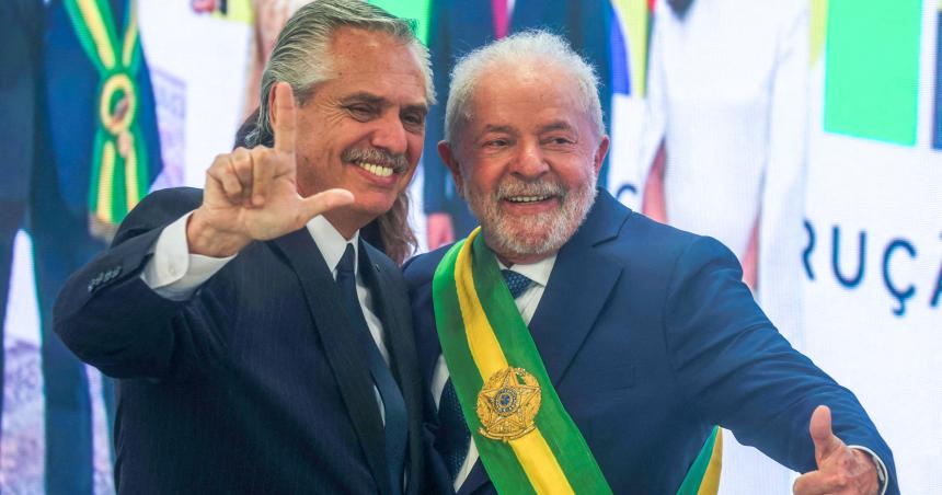 Alberto Fernaacutendez y Lula confirmaron que avanzan en una moneda sudamericana comuacuten