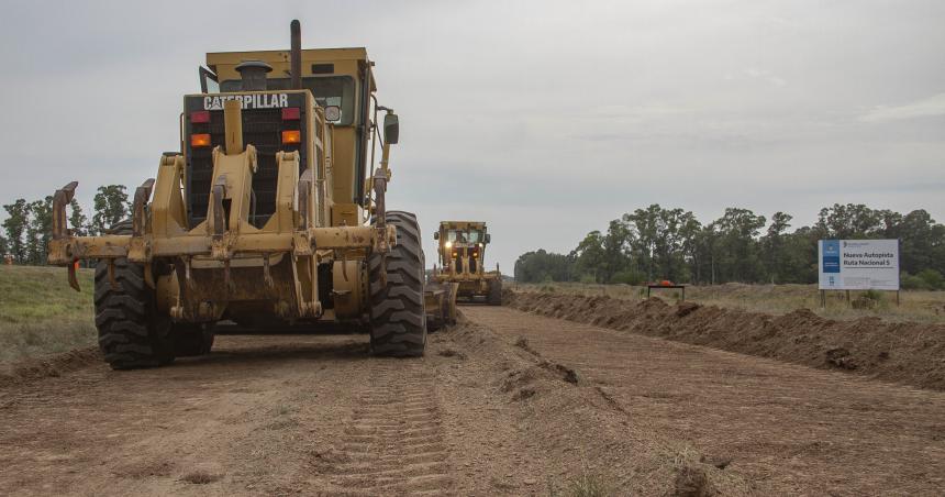 Comenzoacute la obra de la autopista de la Ruta 5 entre Mercedes y Suipacha