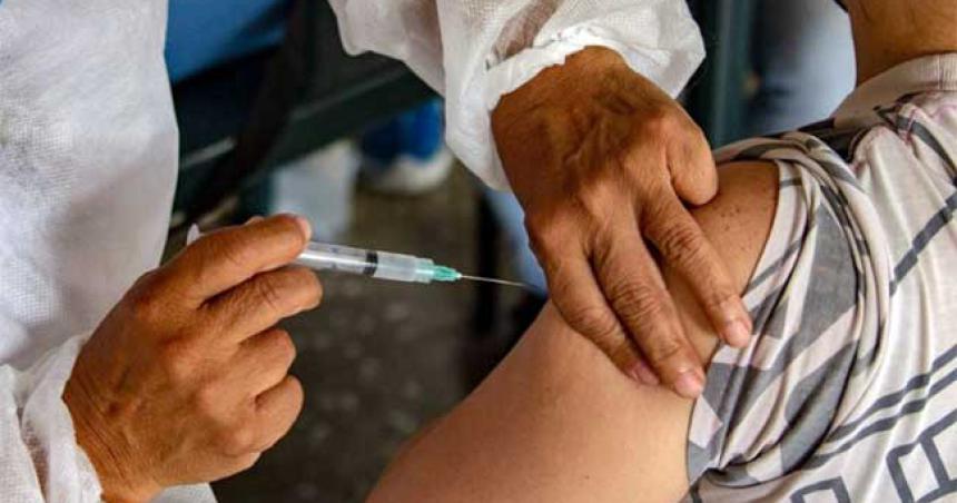 Vacunas contra el COVID actualizadas previenen la enfermedad causada por las uacuteltimas variantes