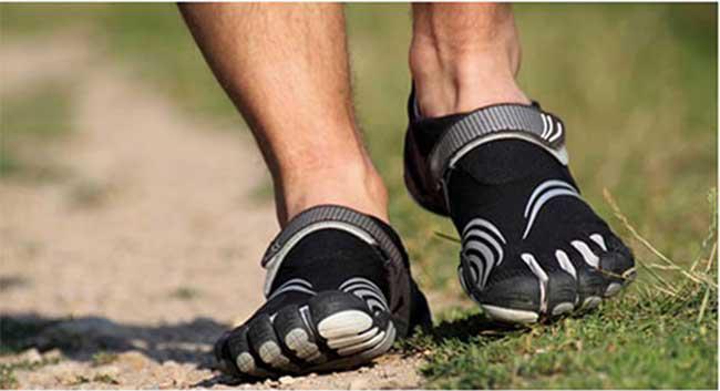 Zapatillas minimalistas: consejos para adaptarse y evitar lesiones – Calzado