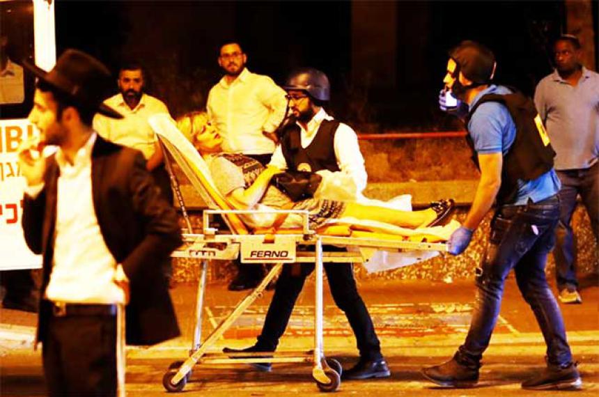 Siete muertos en ataque a sinagoga mientras aumenta la violencia en Cisjordania