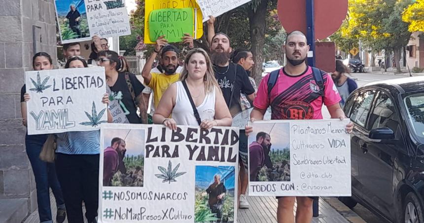 Movilizacioacuten para pedir por la libertad de un cultivador