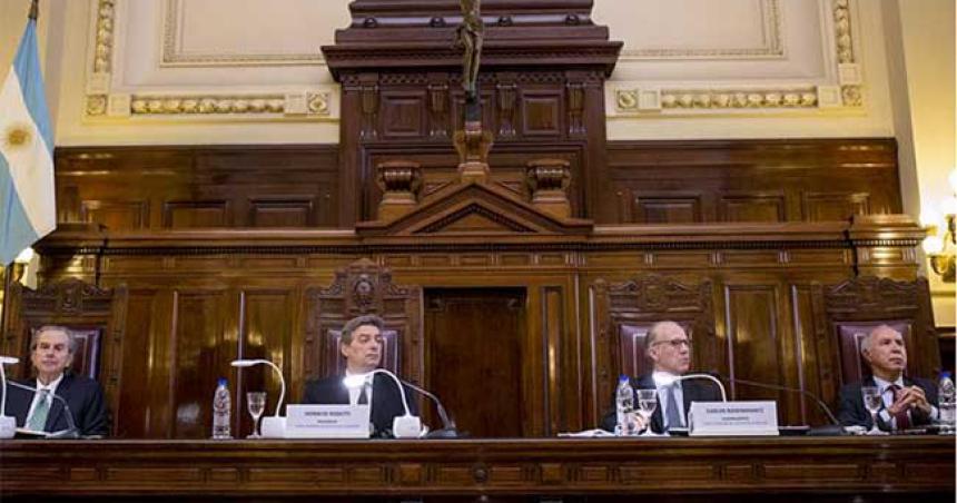 El Gobierno pidioacute a los jueces de la Corte que se excusen en la causa coparticipacioacuten por los chats