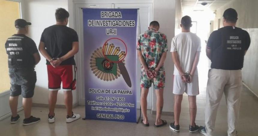 Detuvieron a tres hombres que estafaban con secuestros virtuales en Pico