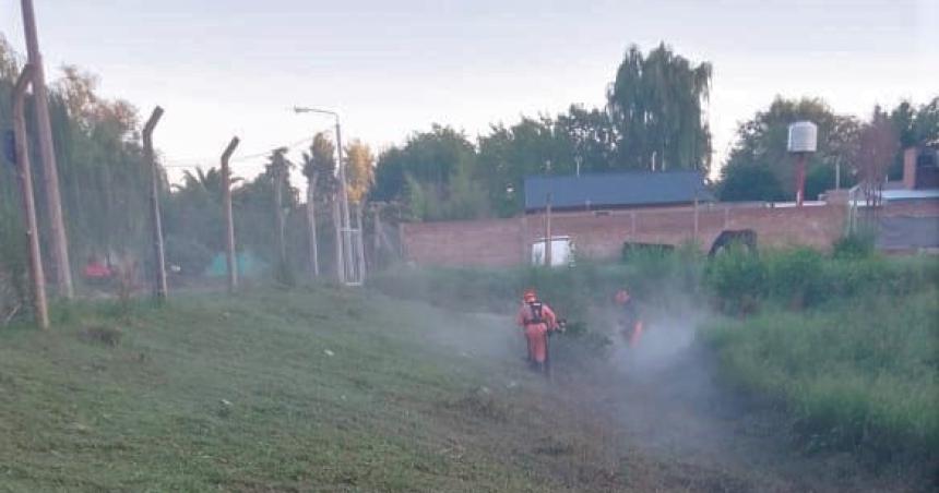 Despueacutes de la inundacioacuten hicieron mantenimiento en el cuenco del barrio Malvinas Argentinas