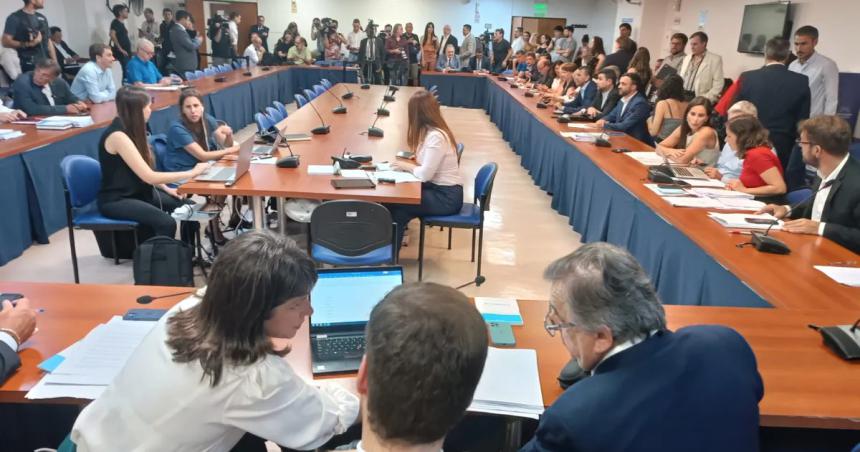 Diputados se encamina a la admisibilidad del juicio poliacutetico a los miembros de la Corte