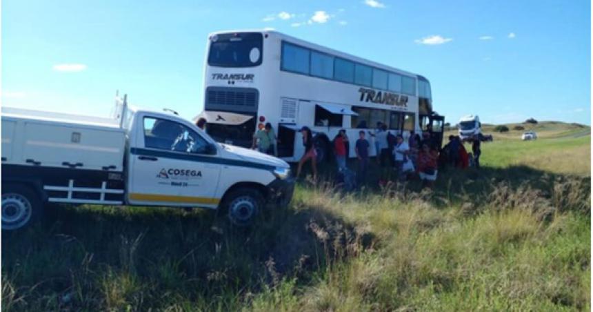 Otro colectivo de Transur se rompioacute antes de llegar a General Acha