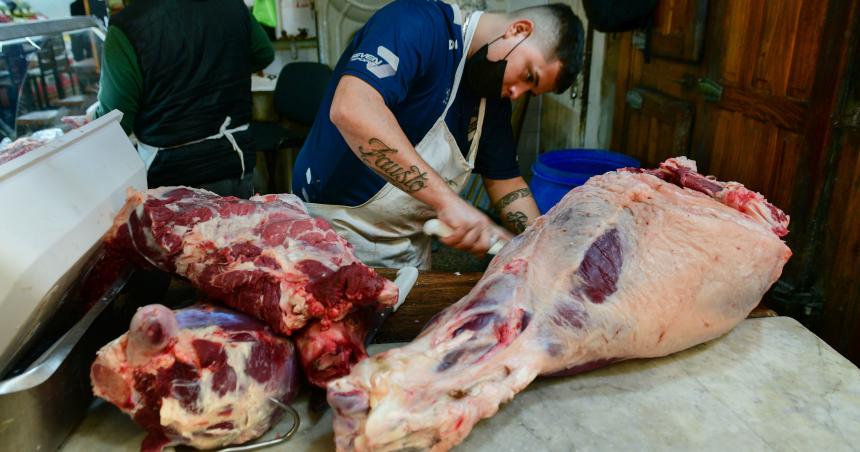 Economiacutea apura medidas para contener los precios de la carne