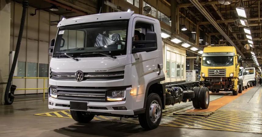 Suspenden el impuesto PAIS para la importacioacuten de pick up furgones y camiones