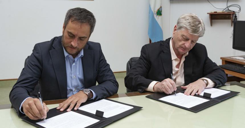 Ziliotto recibioacute a Cabandieacute- Nacioacuten aportaraacute vehiacuteculos y equipamiento para la lucha contra el fuego