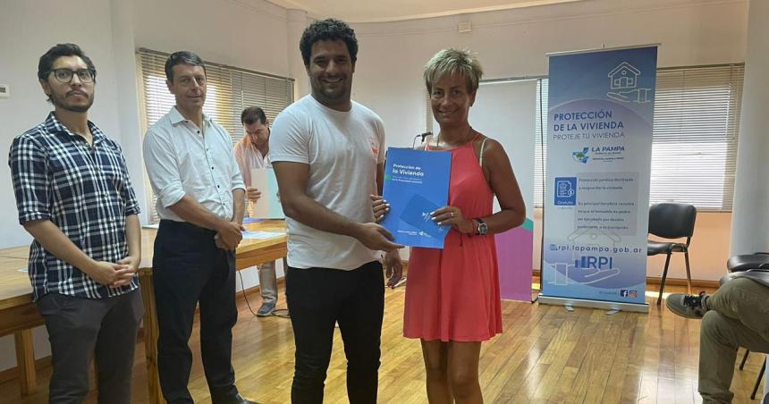 Entregan actas de proteccioacuten de la vivienda
