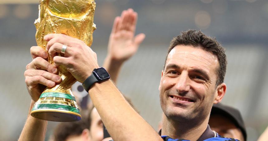 Scaloni nominado a mejor teacutecnico del antildeo por la FIFA