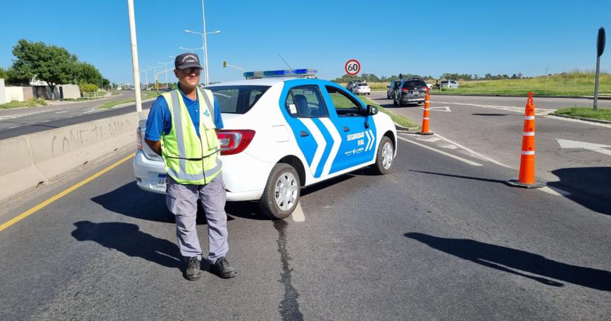 La Policiacutea hizo controles de velocidad en Santa Rosa