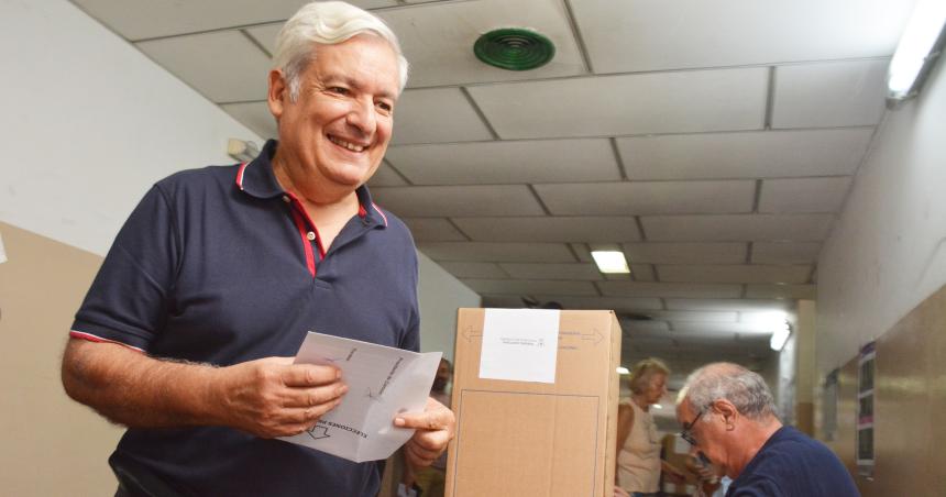 Torroba y Altolaguirre los primeros en votar en Santa Rosa- cualquiera le puede ganar a di Naacutepoli