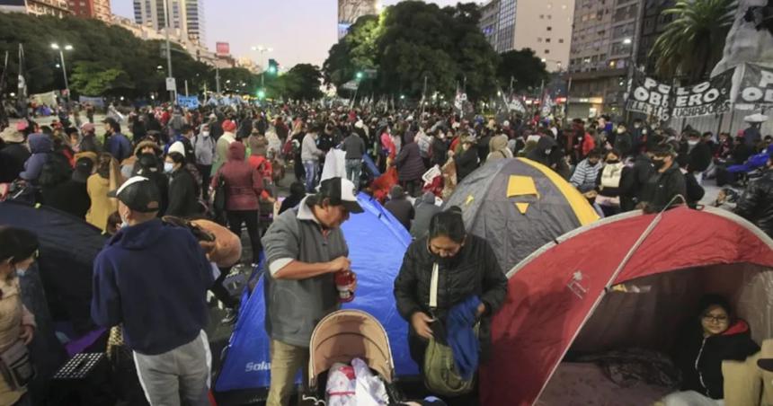El Gobierno dio de baja a otros 100 mil beneficiarios de planes sociales