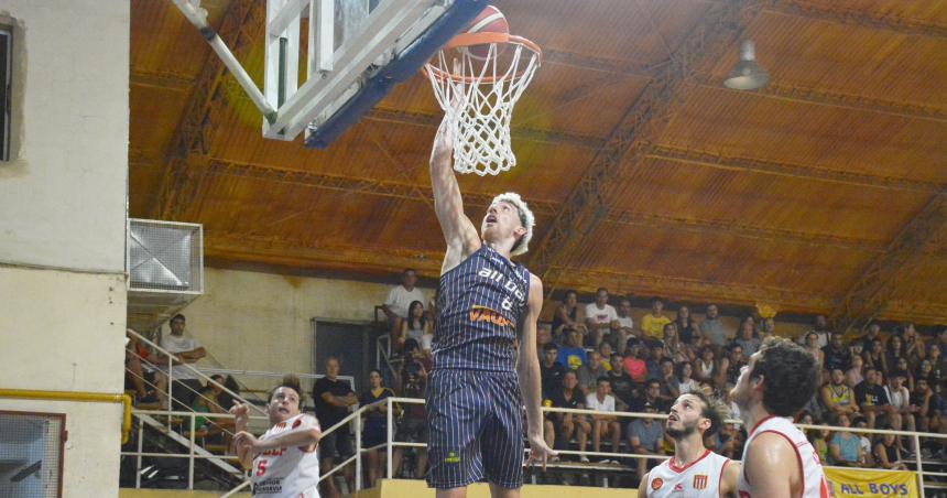 All Boys sale a la cancha en Tandil