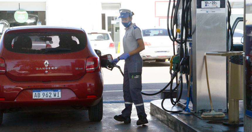 Con el nuevo aumento la nafta Infinia llegoacute a los 199 pesos el litro