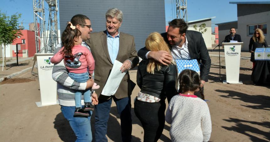 Entregaron 102 viviendas del Plan Mi Casa 2 en Santa Rosa