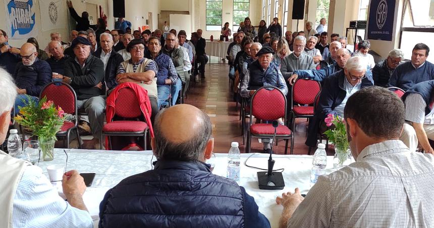 Ruralistas preocupados por sequiacutea y una helada de verano